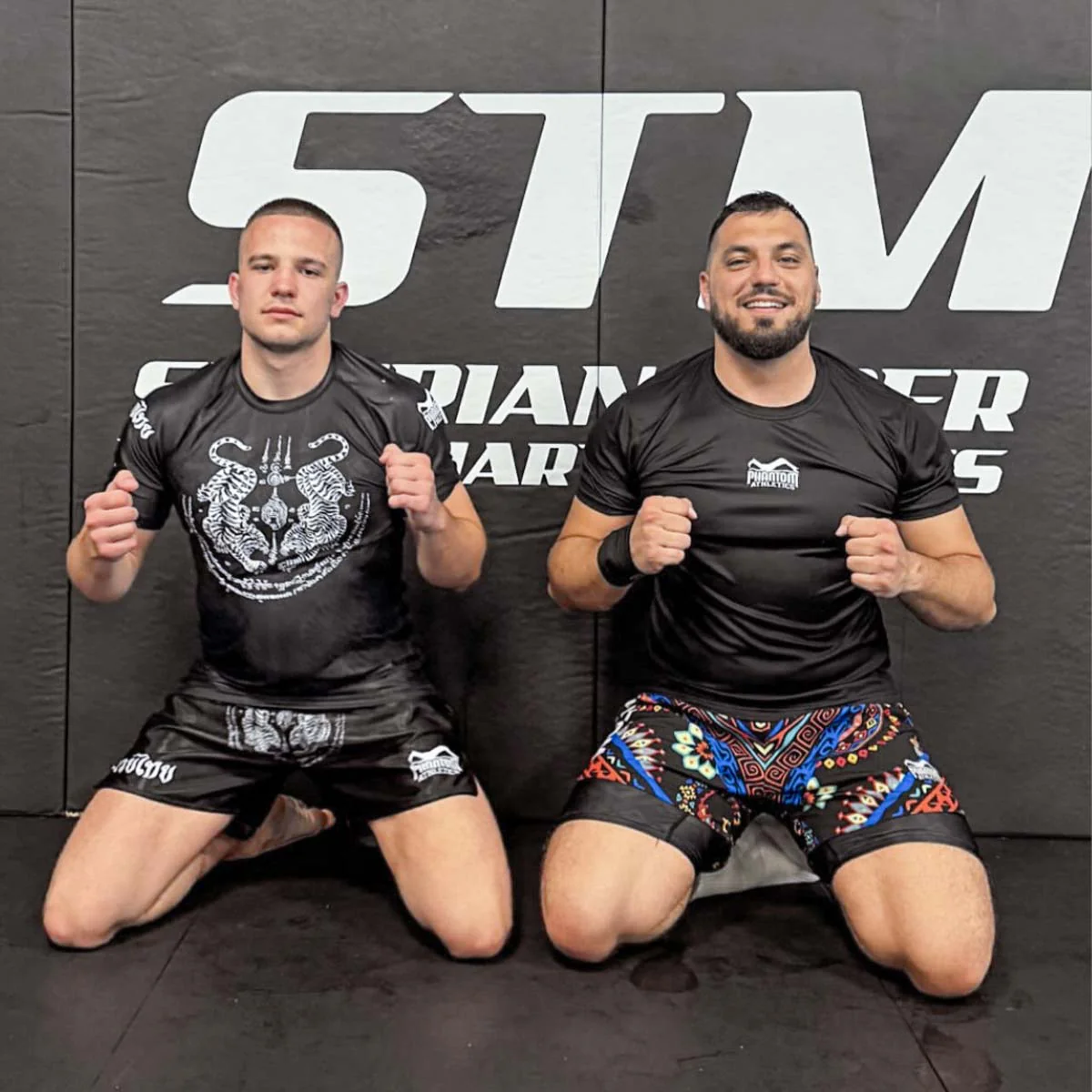 Muay Thai Shorts Sak Yant - Schwarz – Image 6